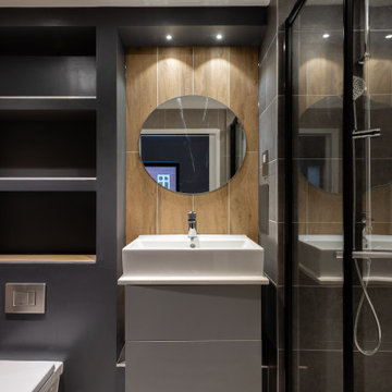 Grey Themed Small Bathroom Design