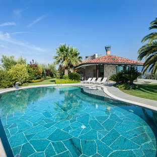 Garden with Breathtaking 360° Lake View