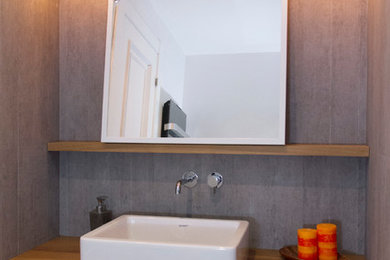 Example of a trendy bathroom design in Barcelona