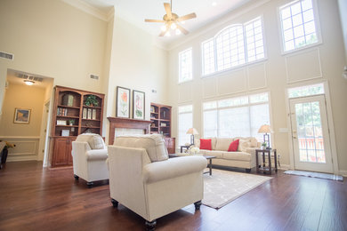 Living room - transitional living room idea