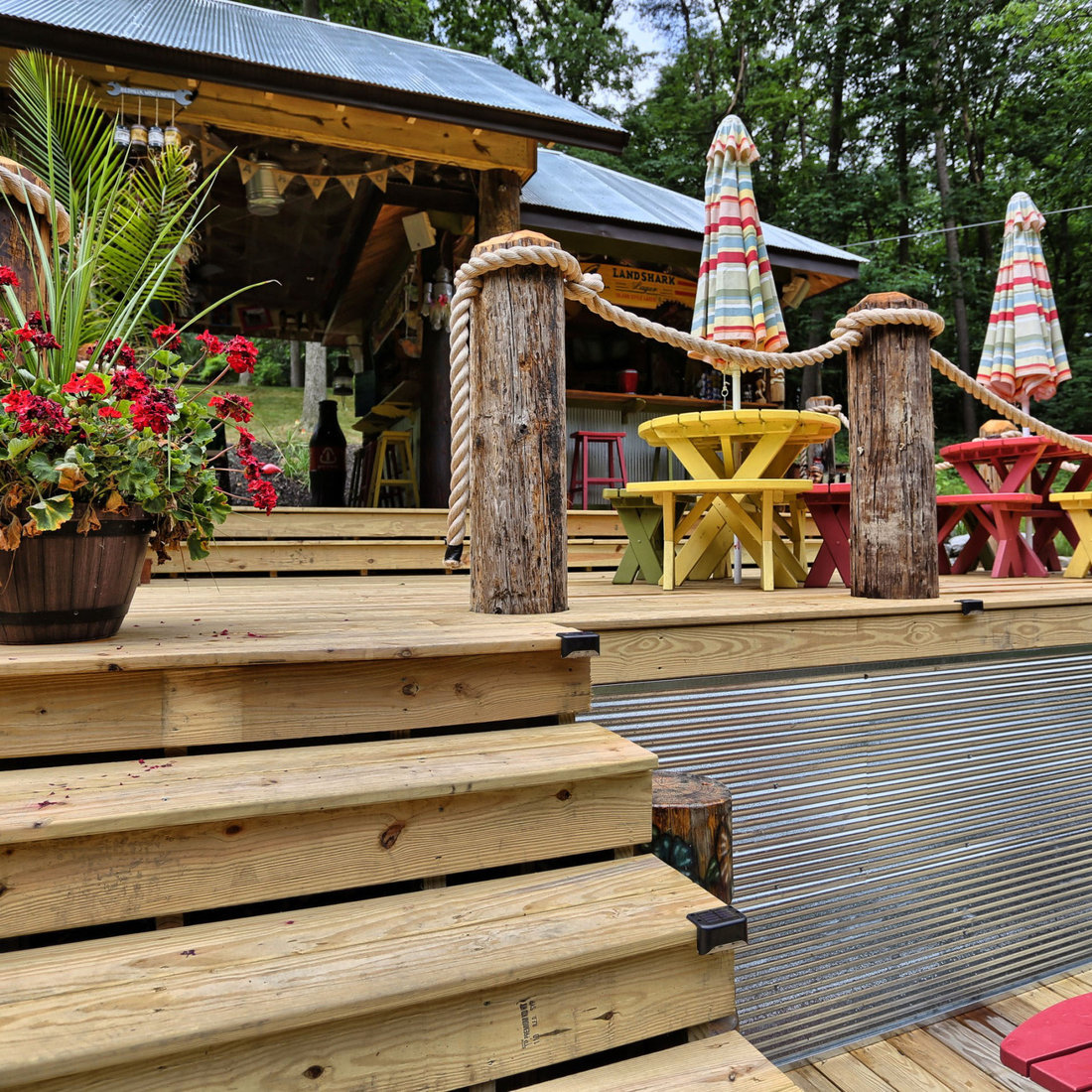 Tiki Bar/Hut