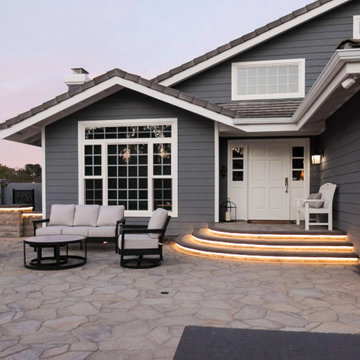 Modern Front Yard Courtyard with LED Step and Wall Lighting | Scripps Ranch Resi