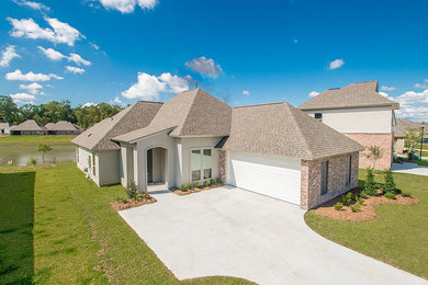 Example of a classic home design design in New Orleans