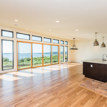 Port Townsend - Sun-Filled Solar Home