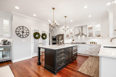 Design ideas for a traditional kitchen in Columbus.