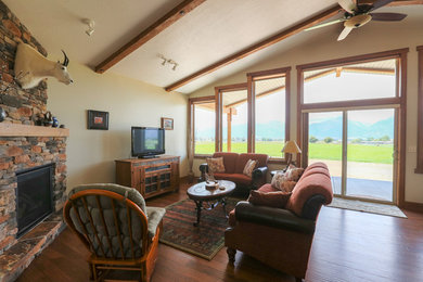 Home design - mid-sized traditional home design idea in Other