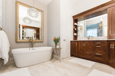 Example of a classic bathroom design in Austin