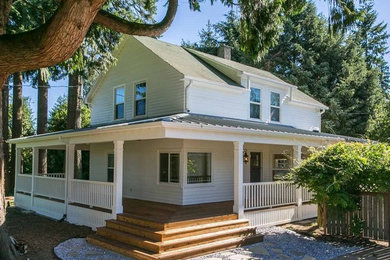 Cottage exterior home idea in Portland