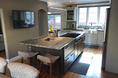Example of a trendy kitchen design in San Francisco