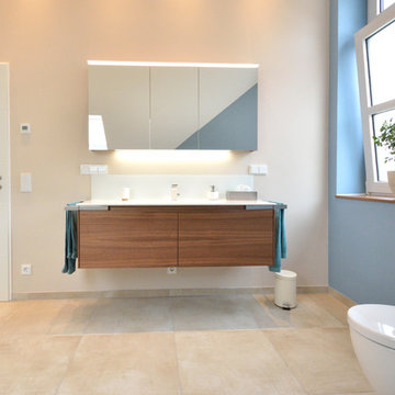 Wellnessbad mit großer Dusche