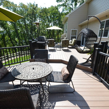 BC&L Custom AZEK deck with TimberTech Rails