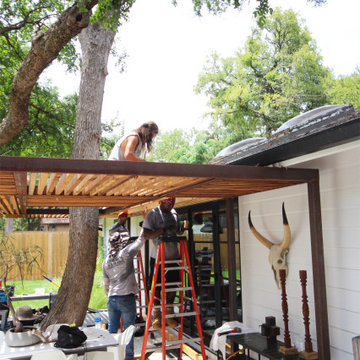 Steel & Cedar: A Stunning Pergola Takes Center Stage