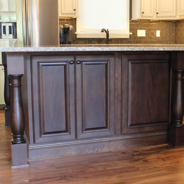 Taylor Ridge, IL- Traditional Kitchen in a Rustic Setting