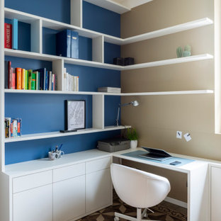 Inspiration för mellanstora moderna hobbyrum, med beige väggar och klinkergolv i keramik