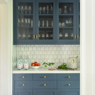 ニューヨークのトランジショナルスタイルのおしゃれなホームバーの写真