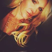 Stefanie Holcomb's photo