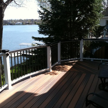 Lakehouse Deck