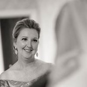 Amy Knisely's photo