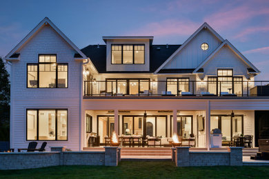 Example of an exterior home design in Chicago