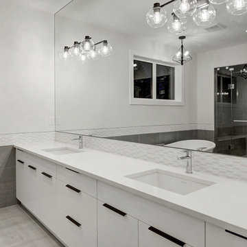 2627 Lionel Cres