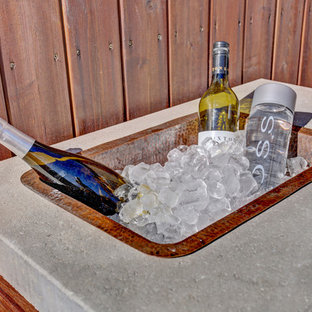 Kleiner, Halbschattiger Eklektischer Garten hinter dem Haus in Calgary