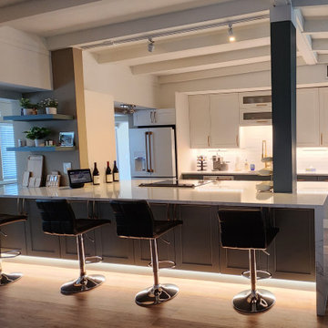 Beautiful Modern Kitchen Remodel Done in Two-Tone Color Cabinets