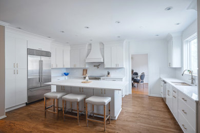 Example of a transitional kitchen design in DC Metro
