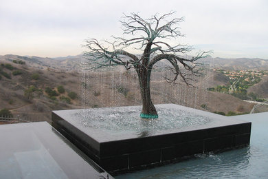 Contemporary pool in Los Angeles.