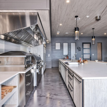 Modern Lake House - Indoor Grilling Area / Outdoor Kitchen