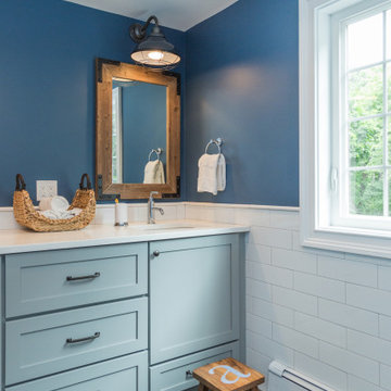Beach Style Boys Bathroom