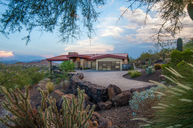 Large transitional one-story exterior home photo in Phoenix