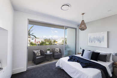 Inspiration for a mid-sized contemporary bedroom in Sydney.