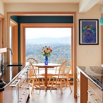 White Salmon Kitchen & Deck