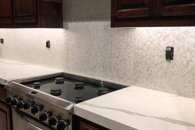 Minimalist kitchen photo in Sacramento