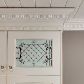 High design: custom glass cabinet door inserts