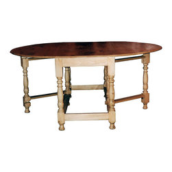 British Traditions - EUROPEAN COUNTRY LARGE WYCHWOOD TABLE - Coffee Tables