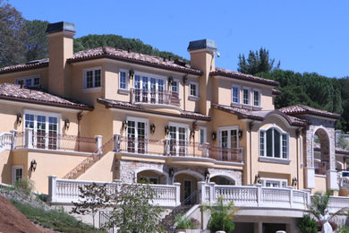 Inspiration for an exterior home remodel in Orange County
