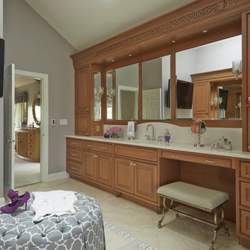 Spacious Master bath in South Barrington, IL