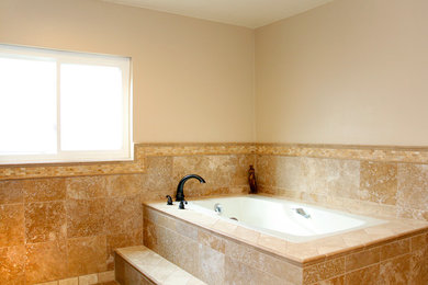 Home design - contemporary home design idea in Orange County