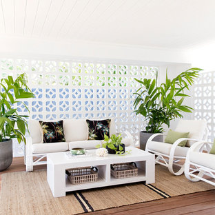 ブリスベンのビーチスタイルのおしゃれなデッキ (張り出し屋根) の写真