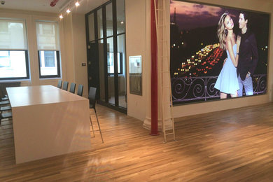 Example of a trendy entryway design in New York