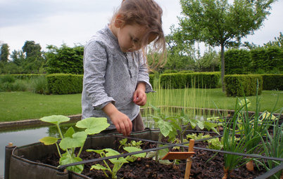 Дети в саду: Обустройство детской клумбы и выбор растений