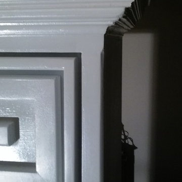 Fireplace mantle w/ Greek key design