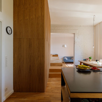 Wohnküche mit Blick ins Wohnzimmer