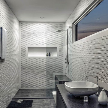The "Giraffe-Hex" wall panels - Bath
