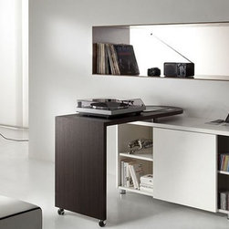 dCom Desk - Desks And Hutches