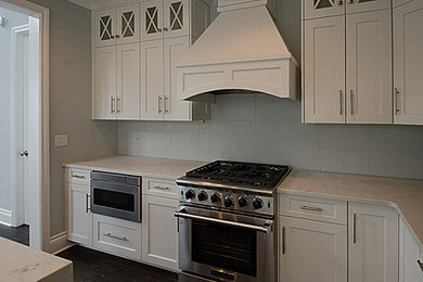 Trendy kitchen photo in Detroit
