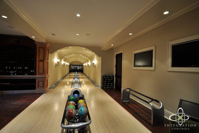 Inspiration for a timeless basement remodel in St Louis