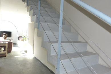 Inspiration for a contemporary staircase in Marseille.
