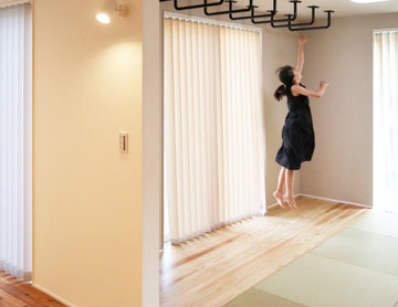 ガレージとうんていのある家